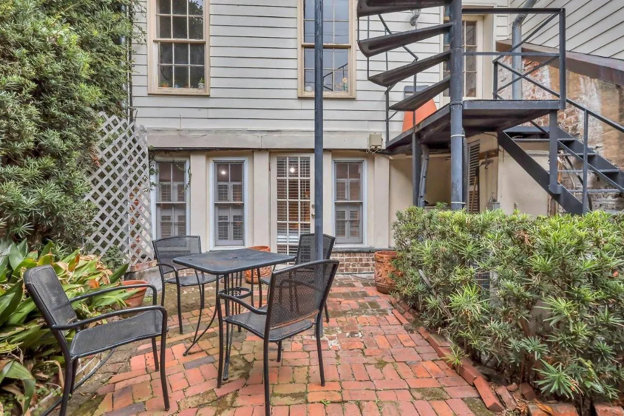 Savannah Stays Garden On Chatham Square United States