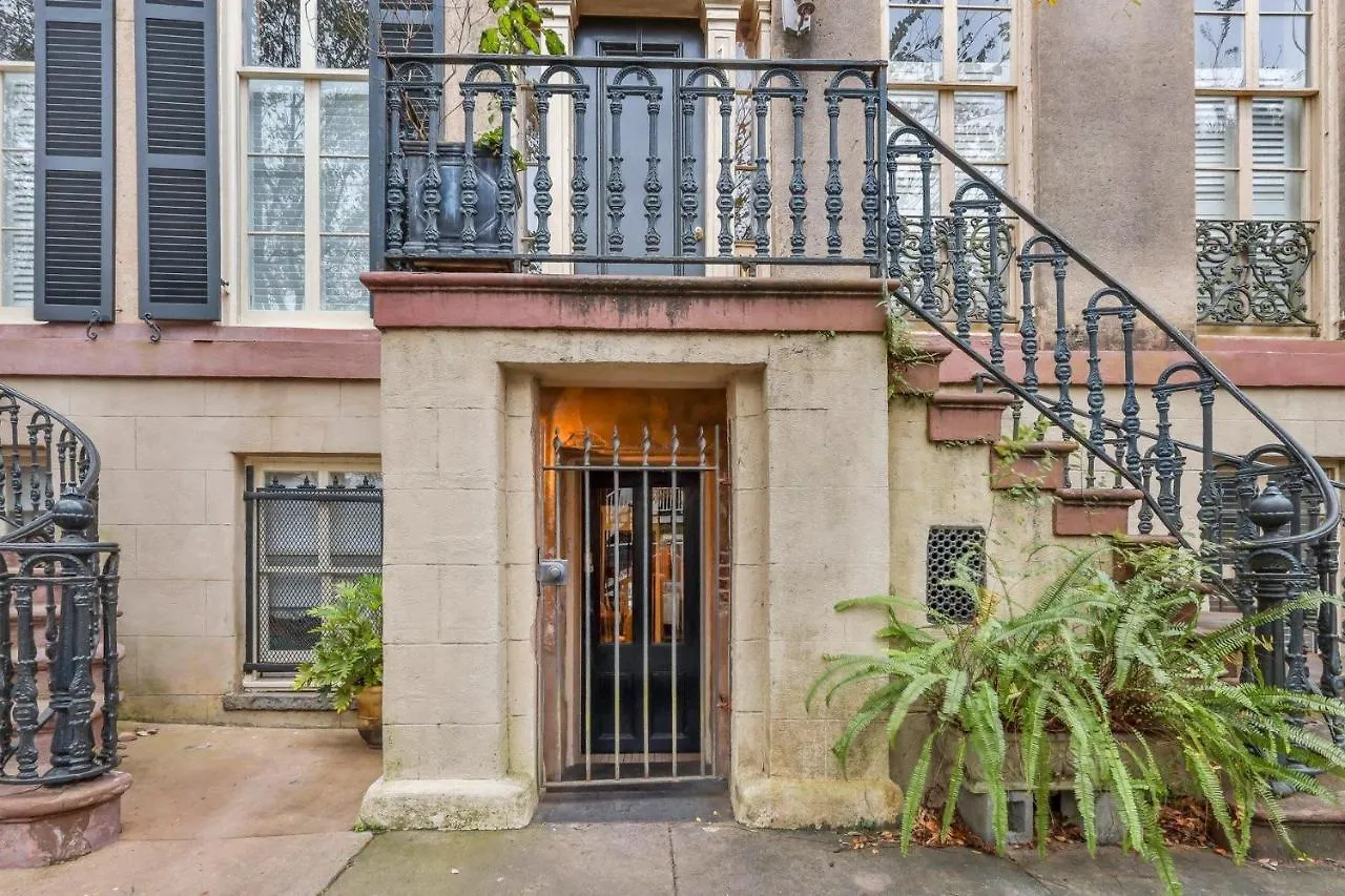 Savannah Stays Garden On Chatham Square 0*,  United States